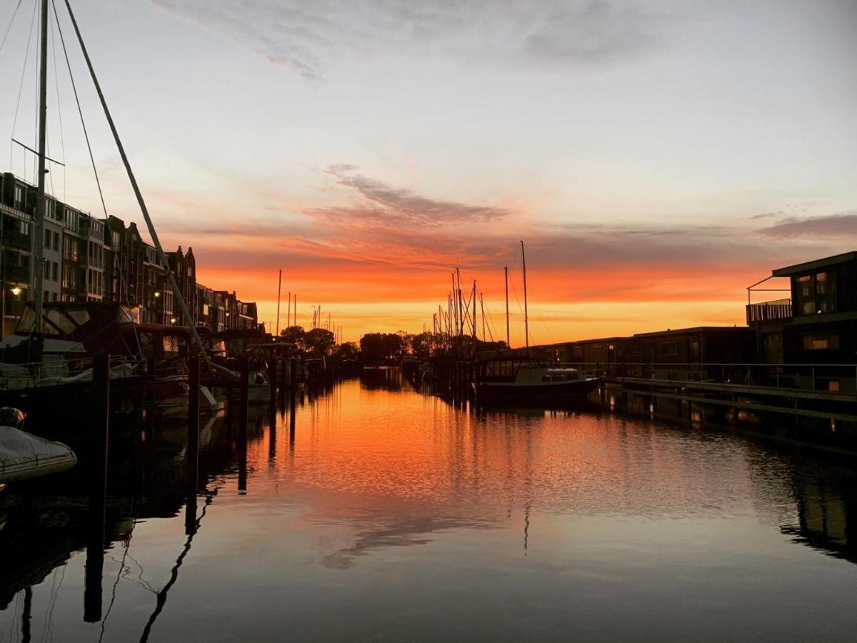 Bb Aan De Zuyderzee Bed & Breakfast Bunschoten Bagian luar foto